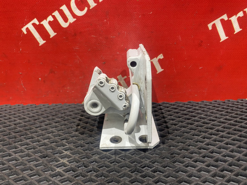 Петля двери верхняя правая 2023г