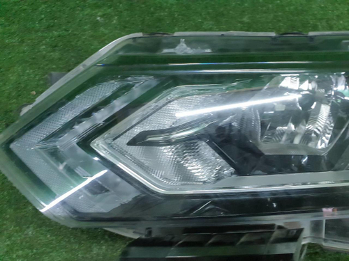Битая Фара левая Nissan Qashqai 2 j11 (17-23) галоген