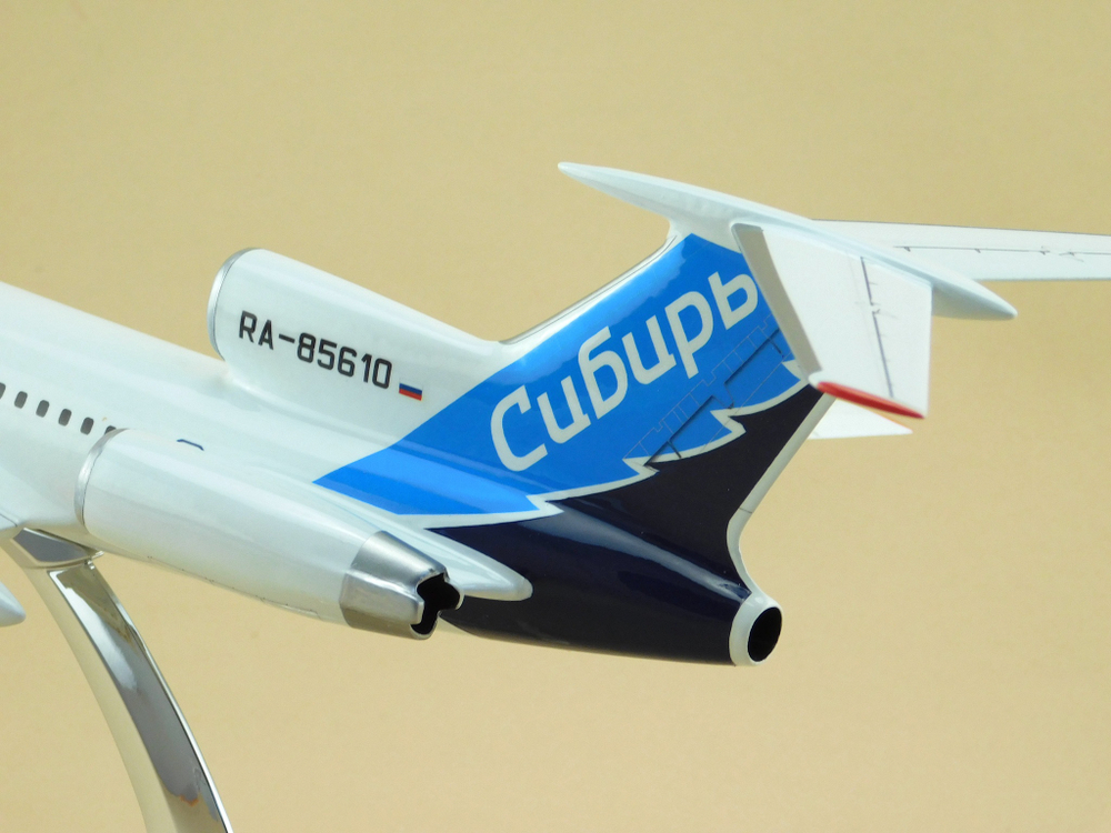 Модель самолета Ту-154М (М1:100, Сибирь, RA-85610)