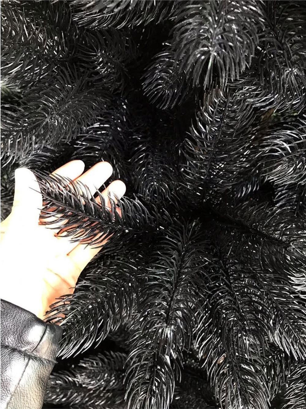 Искусственная елка «Императрица в черном» (Литая хвоя) от 1,2 м до 3 м