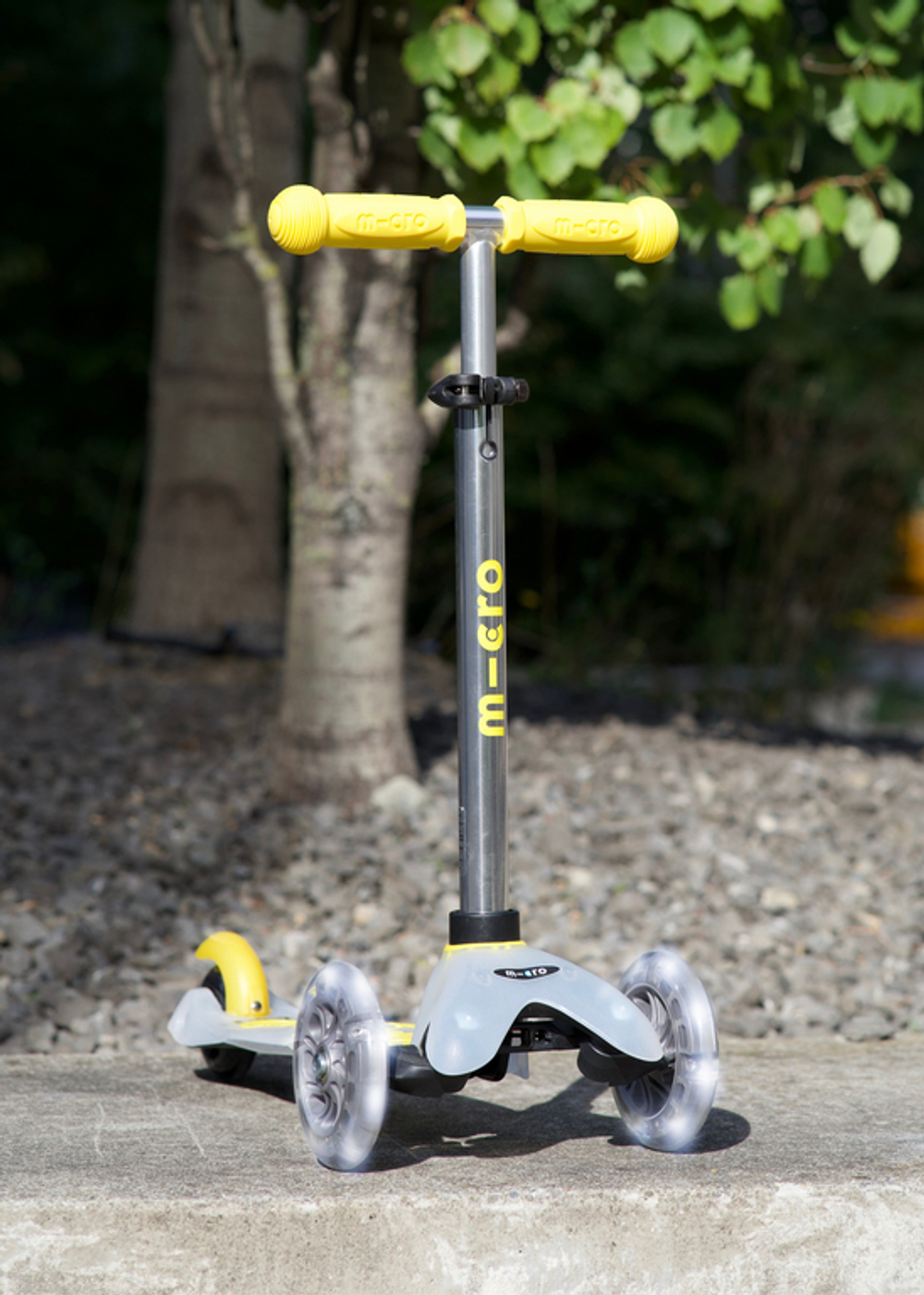 Самокат Mini Micro Deluxe Flux LED неоновый желтый