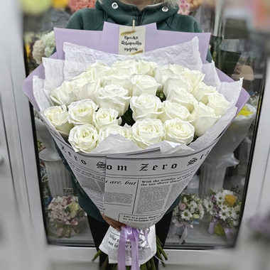 Букет из 25 роз сорта "PLAYA BLANCA" (Эквадор 60 см)