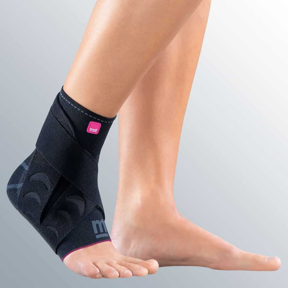 Бандаж голеностопный Levamed active с силиконовыми вставками и ремнем