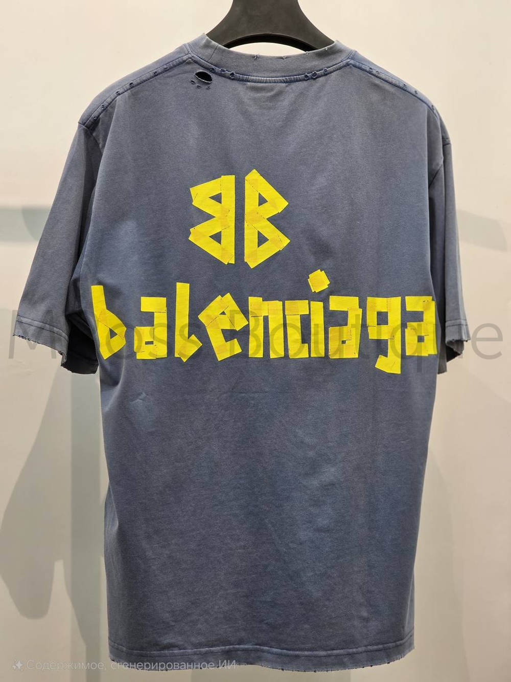 Женская футболка Balenciaga синего цвета с надписью