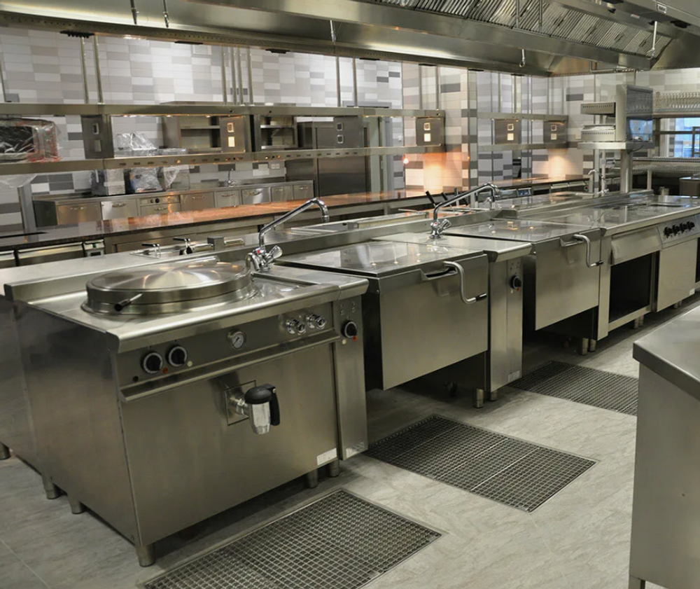 Компания "Арктика": продажа б/у оборудования для оснащения кухонь столовых