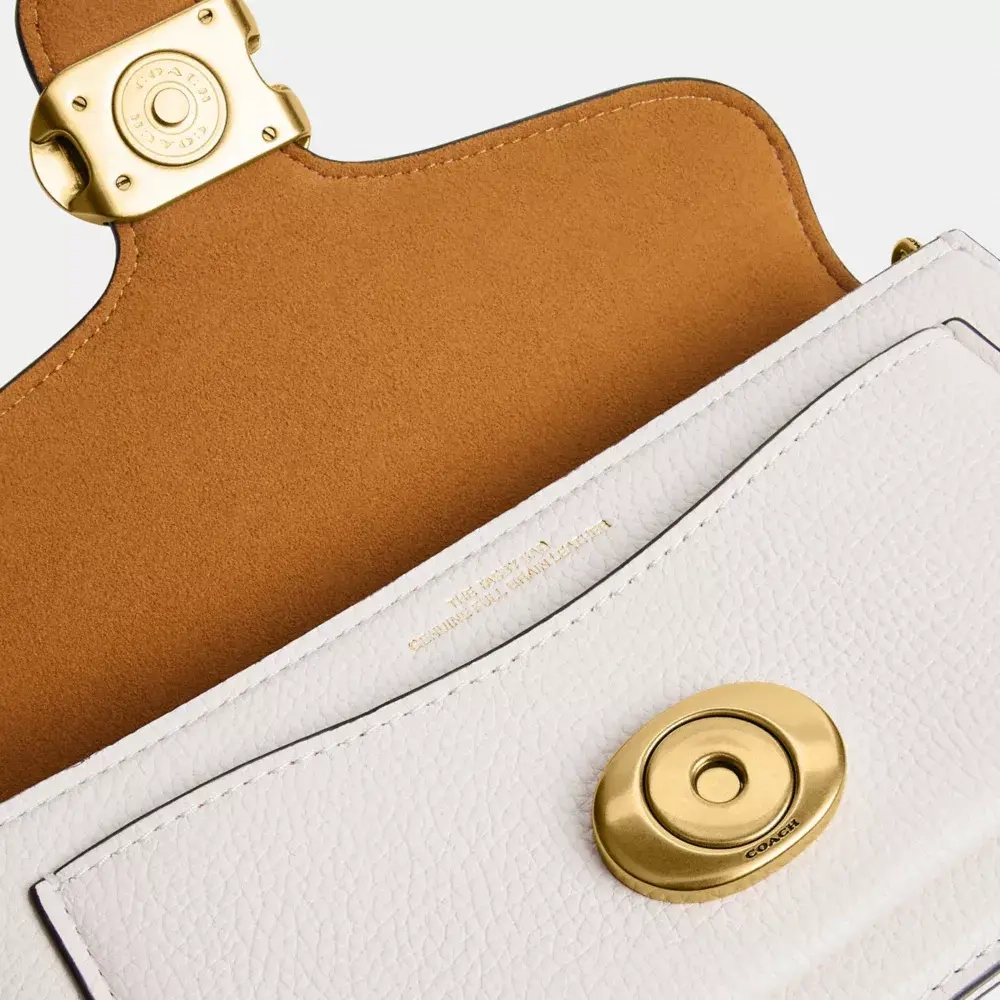 COACH СУМКА ЧЕРЕЗ ПЛЕЧО TABBY 19 С ЦЕПОЧКОЙ, БЕЛЫЙ