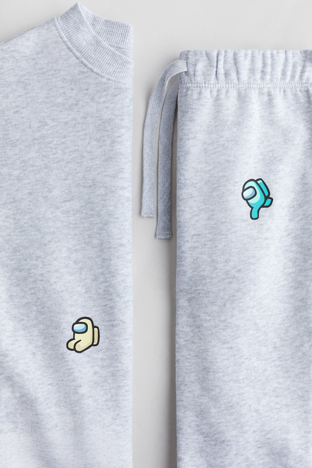 H&M Комплект из брюк-джоггеров и толстовки с принтом, светло-серый