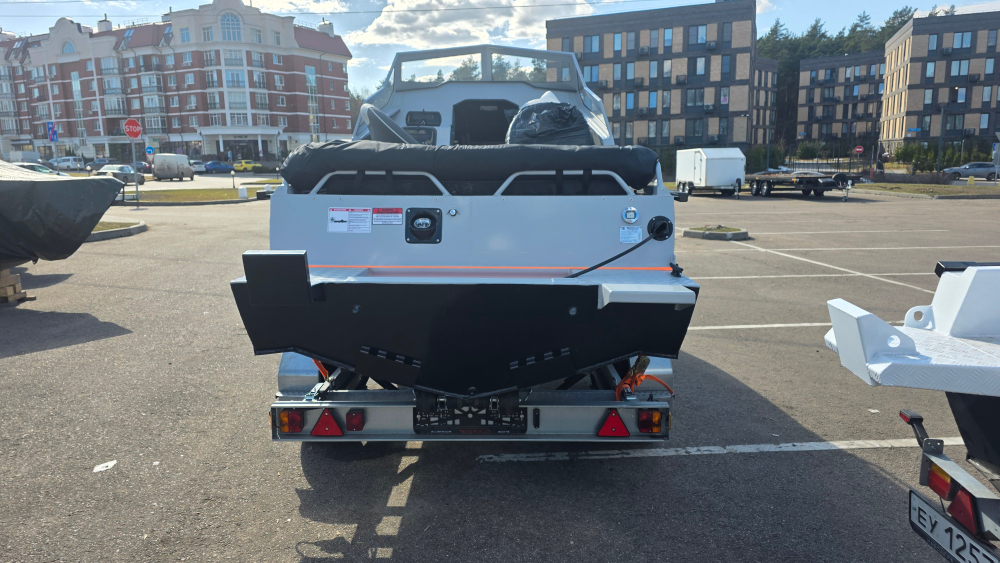 Лодка Беркут L-HT PRO. В наличии. Черный-белый