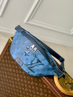 Louis Vuitton Discovery Bumbag