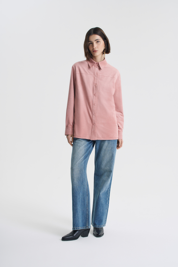Рубашка из розовой экозамши