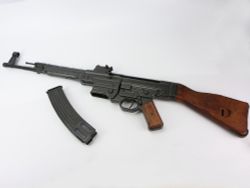Denix Немецкая штурмовая винтовка STG-44