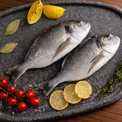 Дорадо непотрошеная замороженная, 1 кг