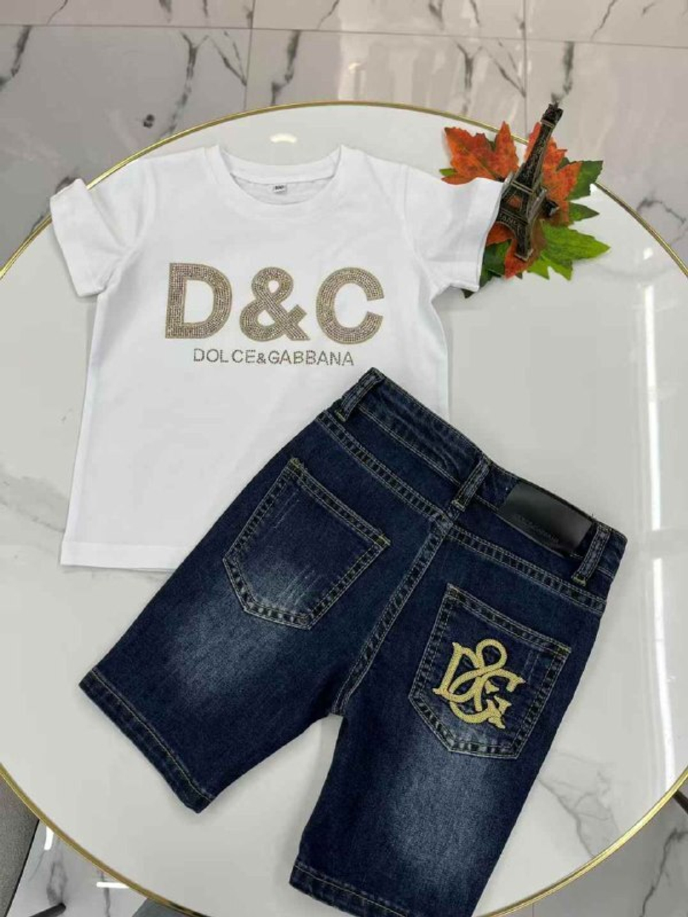 Джинсовые шорты и футболка Dolce & Gabbana для девочки