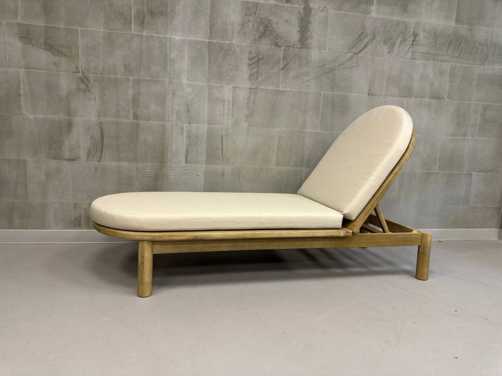 Шезлонг-лежак деревянный с матрасом (не для HoReCa) Pill