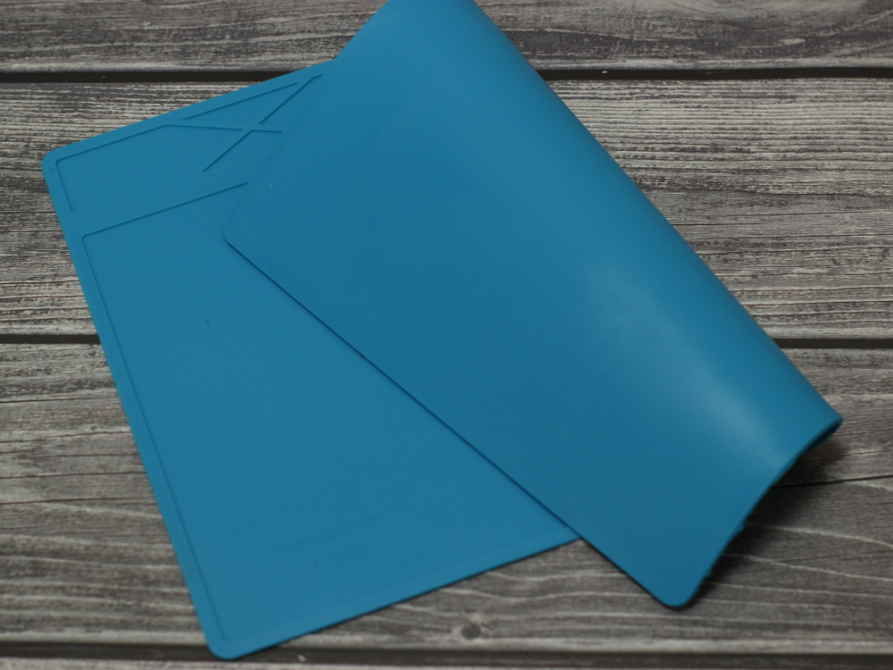 Резиновый коврик для разборки и пайки 310*210 Ковр1