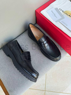 Мужские лоферы Ferragamo черные из кожи