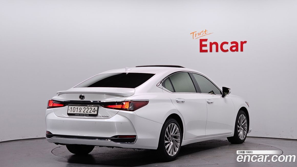 Lexus ES300h 7 Generation Executive (06.2023)