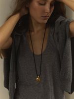 Подвеска Чесало на шнурке