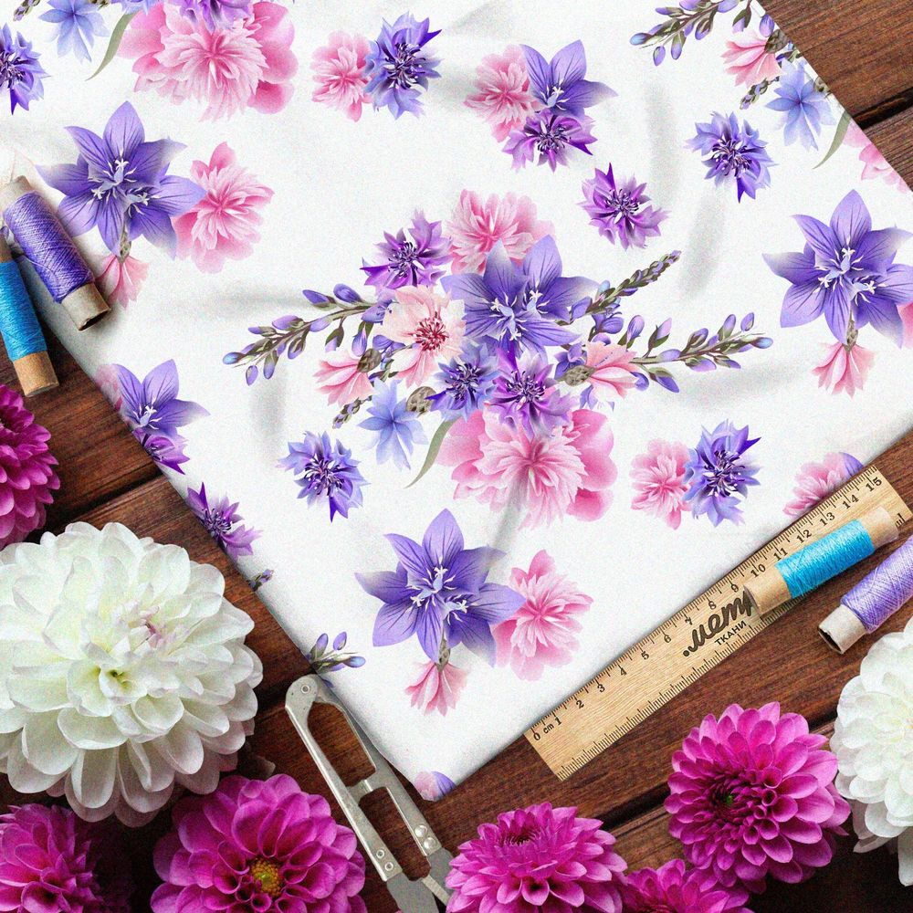 Ткань барби васильки, колокольчики и георгины на белом фоне