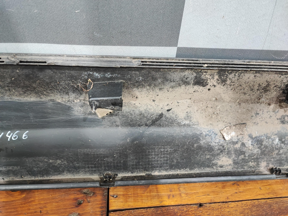 Накладка двери задней левой Skoda Karoq 17-нв Б/У Оригинал 57A854949