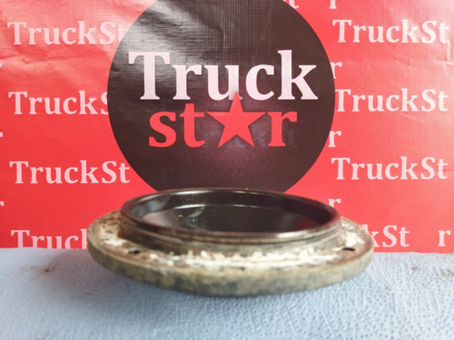 Крышка передней ступицы