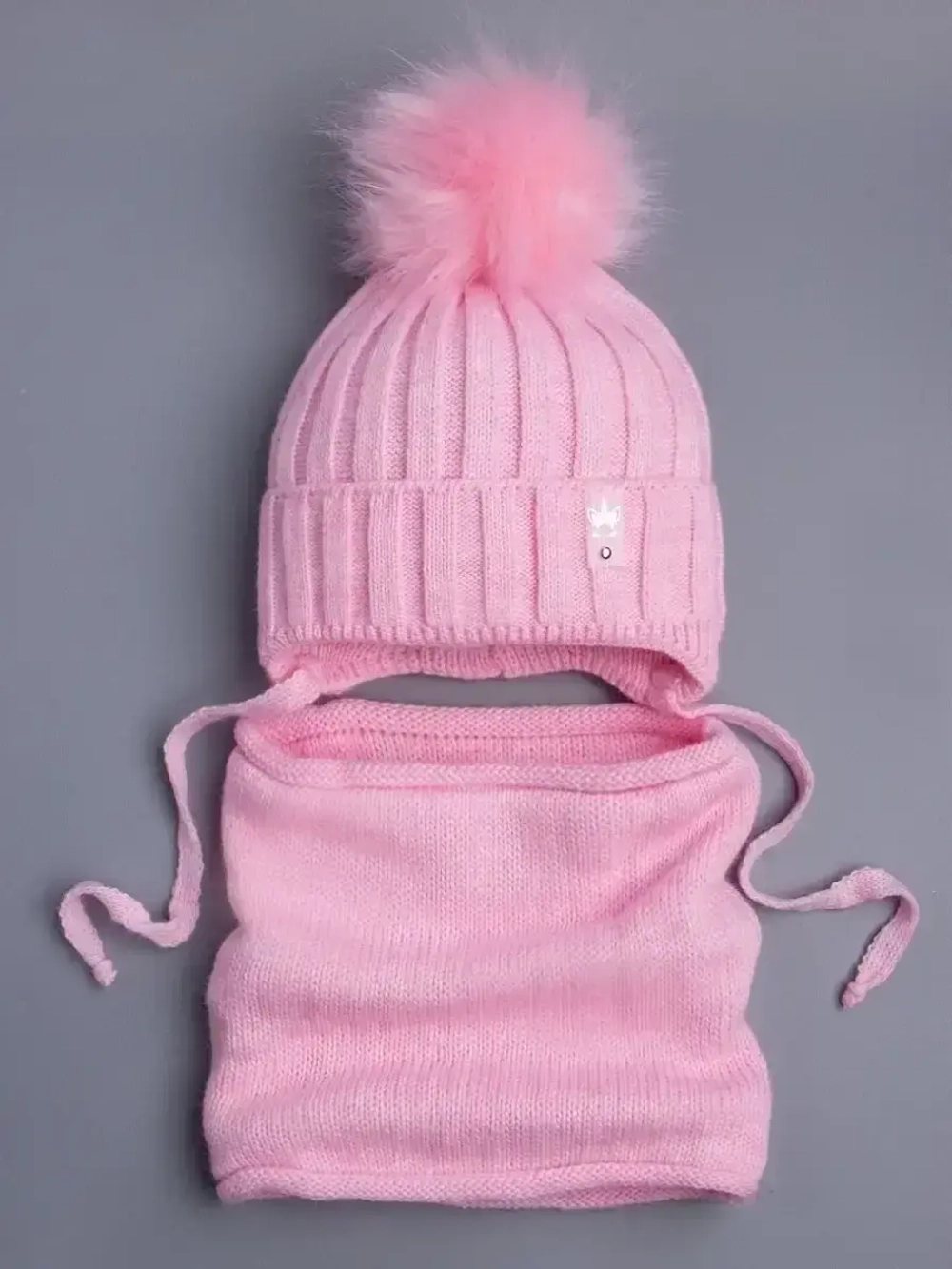 Шапка для девочки зимняя вязаная и снуд