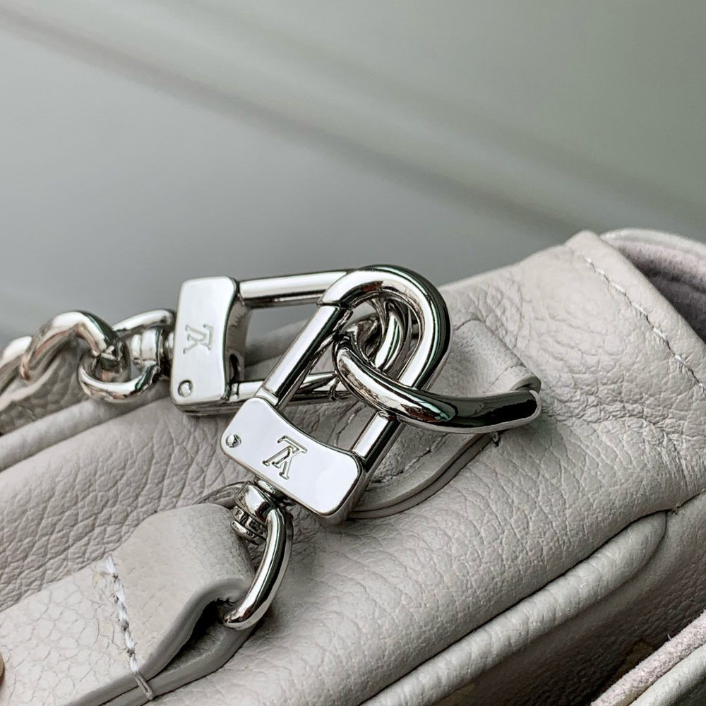 Louis Vuitton Ivy Wallet On Chain Bag
