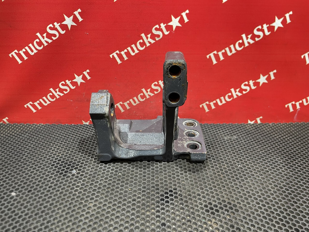 Кронштейн передней рессоры левый 2021г.