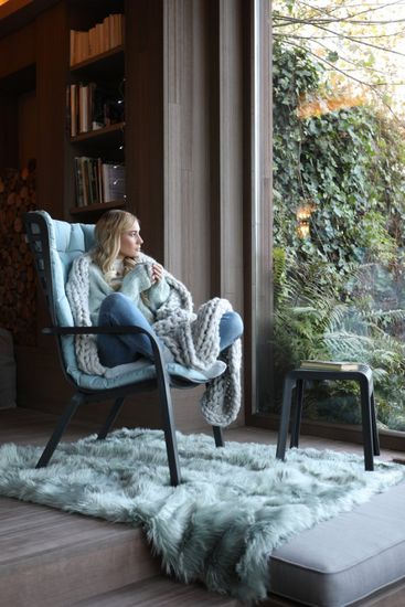 Лаунж кресло Folio черное пластиковое с голубой подушкой Nardi Италия