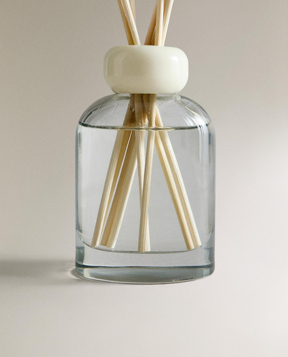 Zara Home ÉCLAT DE LYS REED DIFFUSERS — ароматический диффузор с тростниковыми палочками, Эклат де Лис, 120 мл