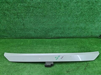 Накладка крышки багажника Toyota RAV4 CA40 15-19