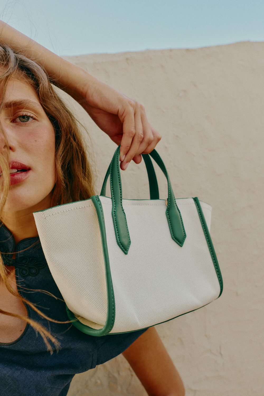ZARA МИНИ-ШОПЕР ИЗ ХОЛСТА, ЗЕЛЕНЫЙ