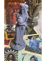 Свеча ритуальная "Санта Муэрте в сером одеянии"