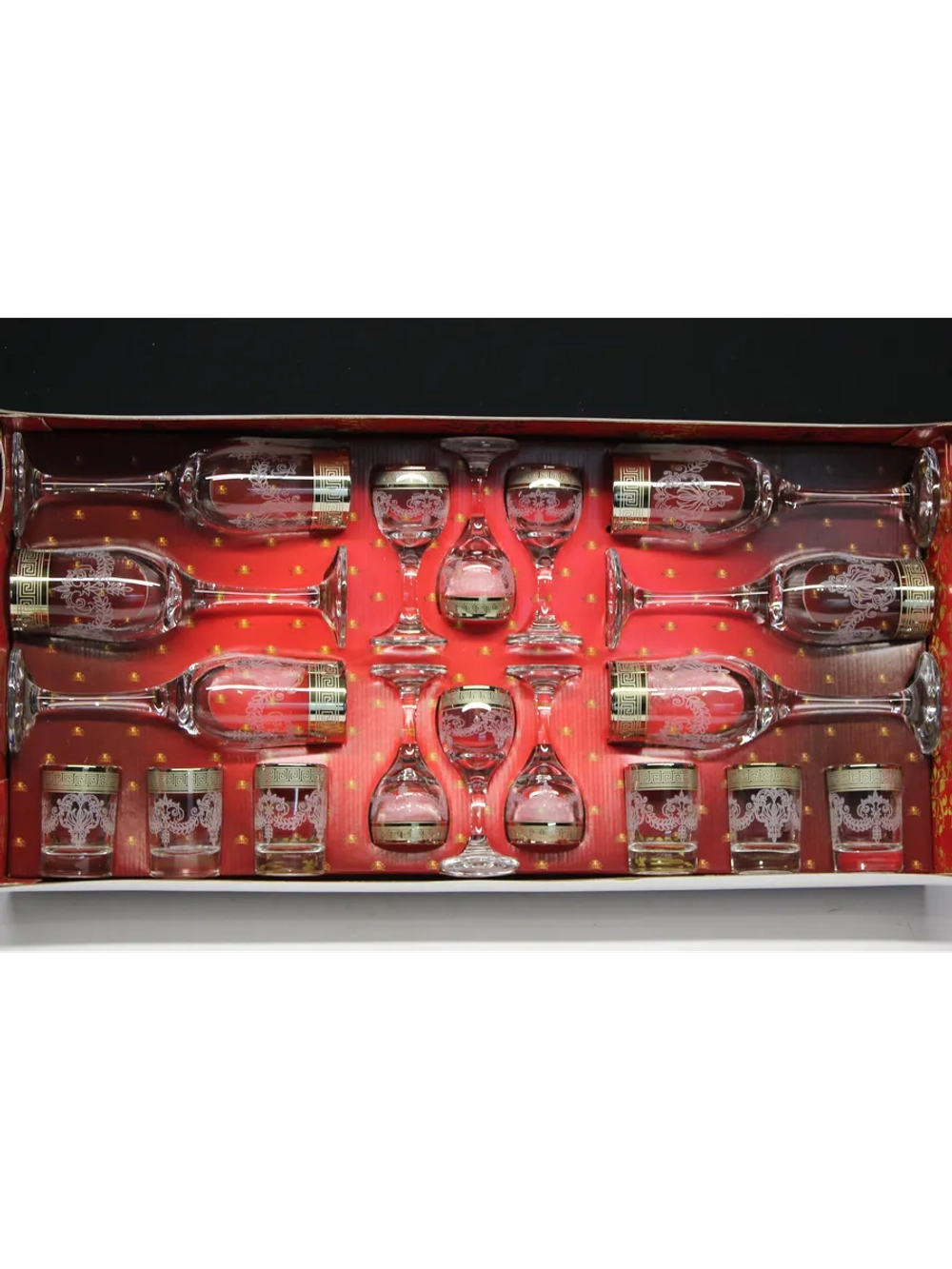 Подарочный набор 18 предметов с бокалом