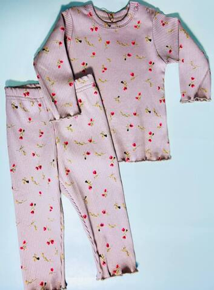 Костюм из хлопка-лапши для девочки