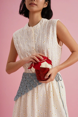 Платье оверсайз без рукава из ажурного хлопка, "Ромашки на бледно-желтом"