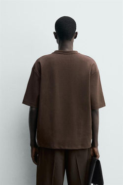 ZARA ТЕХНИЧЕСКАЯ ТОЛСТОВКА С КАРМАНОМ, КОРИЧНЕВЫЙ