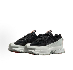 Nike Zoom Vomero 5 Roam