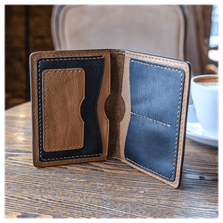 Кожаная обложка на паспорт «Шаманка» (фигура)