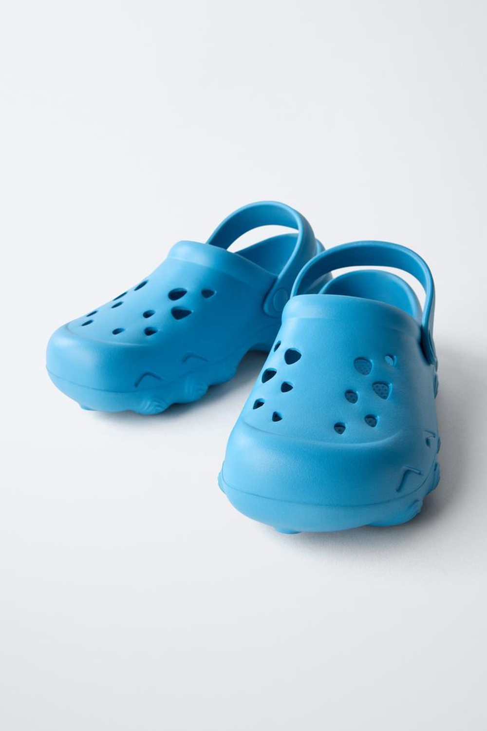 ZARA ПРОРЕЗИНЕННЫЕ САБО, СИНИЙ