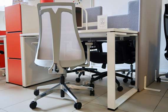 Офисное кресло Air-Chair серый пластик, база хром