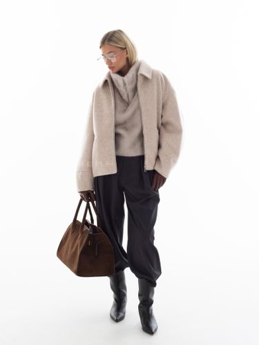 Бежевая шерстяная куртка на молнии