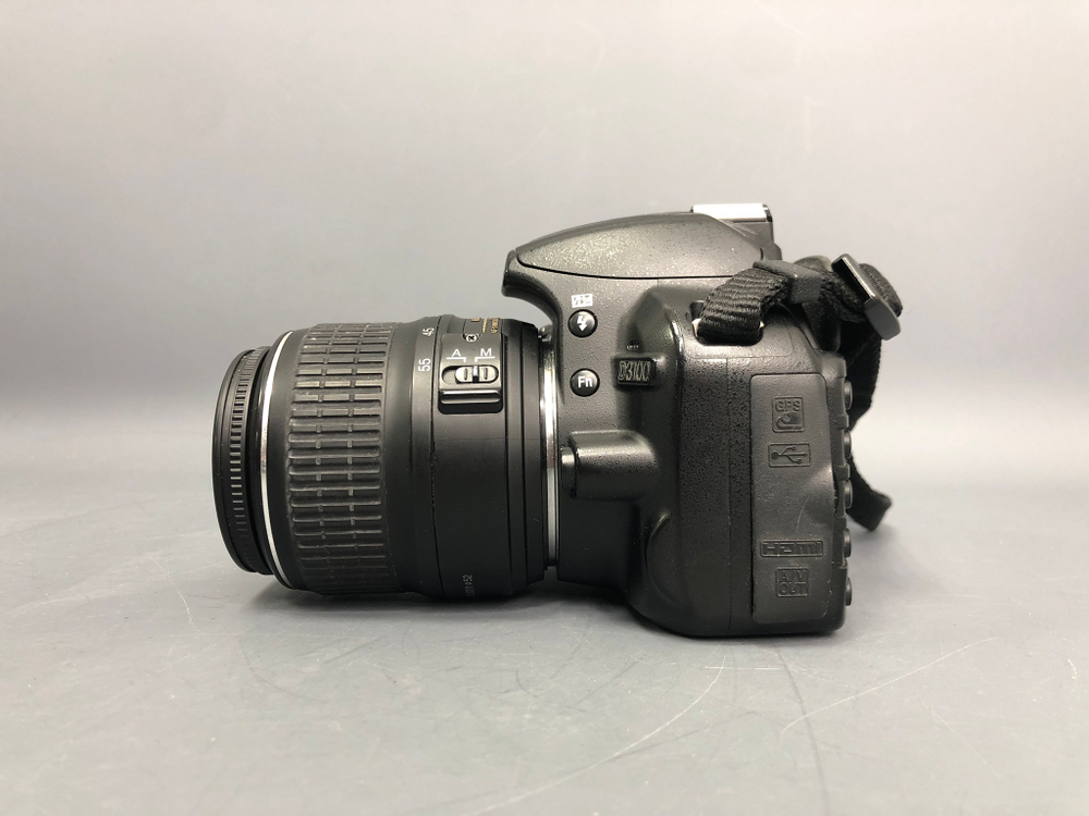 Nikon D3100 kit 18-55mm 3.5-5.6G II ( 8.900 кадров)