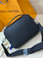 Сумка-мессенджер Louis Vuitton
