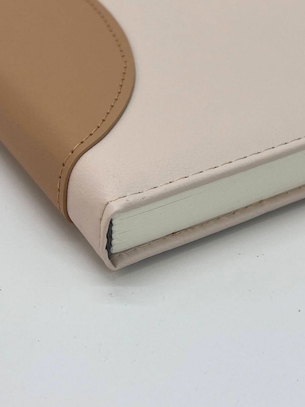 Блокнот В5 175*250мм линейка с магнитом 96 л бежевый (7699-1)