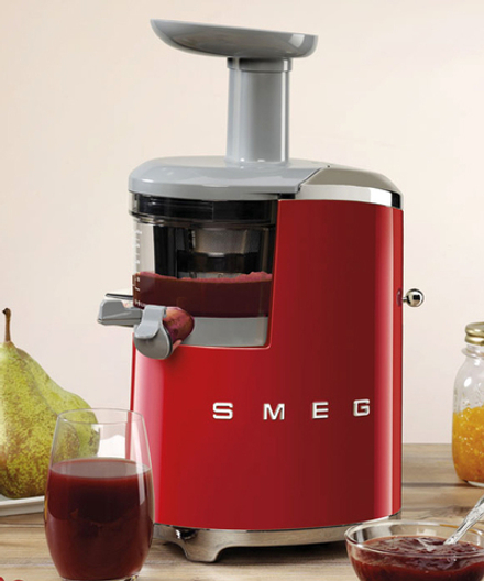 Smeg Соковыжималка шнековая, красная