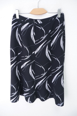 Юбка черная с принтом 48-50 размер