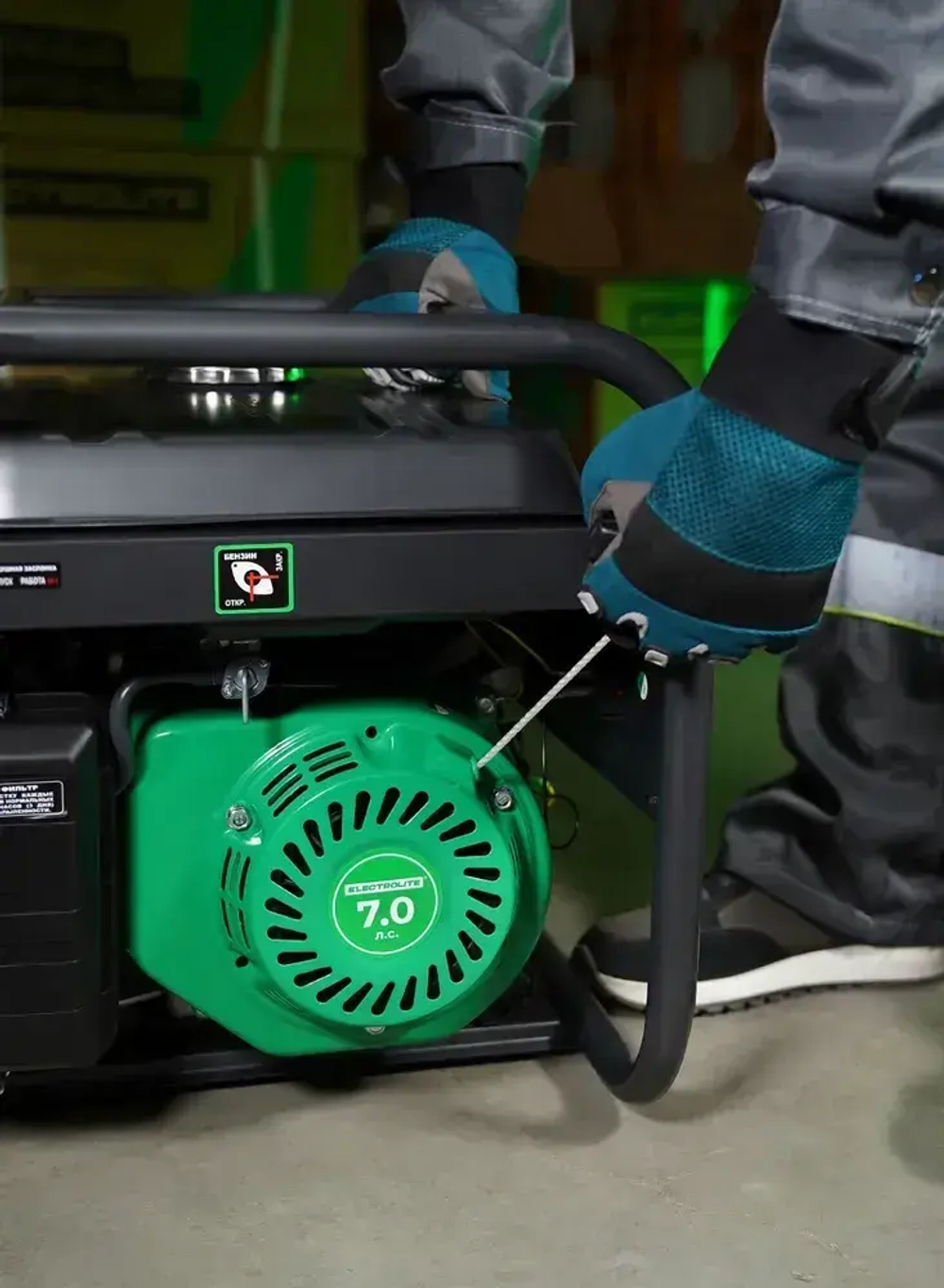 Генератор бензиновый Электрический Electrolite 777 ( 4.875 кВа полная мощность , 220 В, 3 / 3.5 кВт, 7 л.с, РУЧНОЙ СТАРТЕР ) электрогенератор 3квт Electrolite рамочный