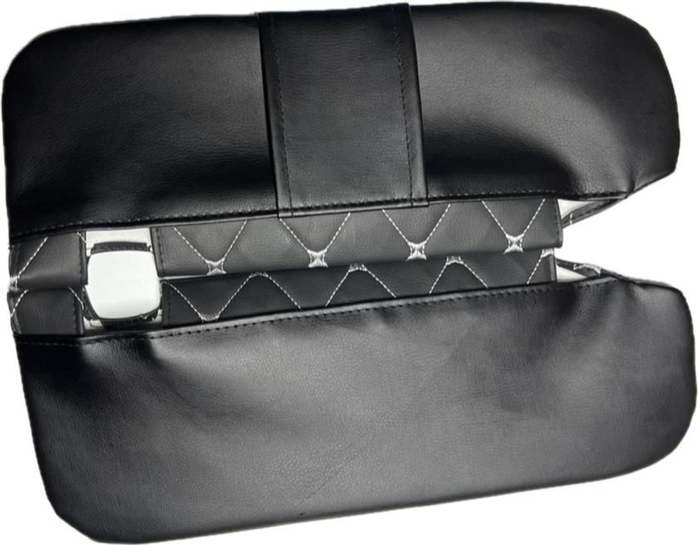 Чехлы на козырьки ЛАДА Ларгус, РЕНО Логан, Дастер, Сандеро (белая нить Бабочка)