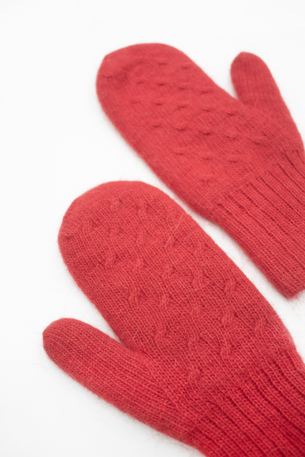 Варежки детские В013-19 красный